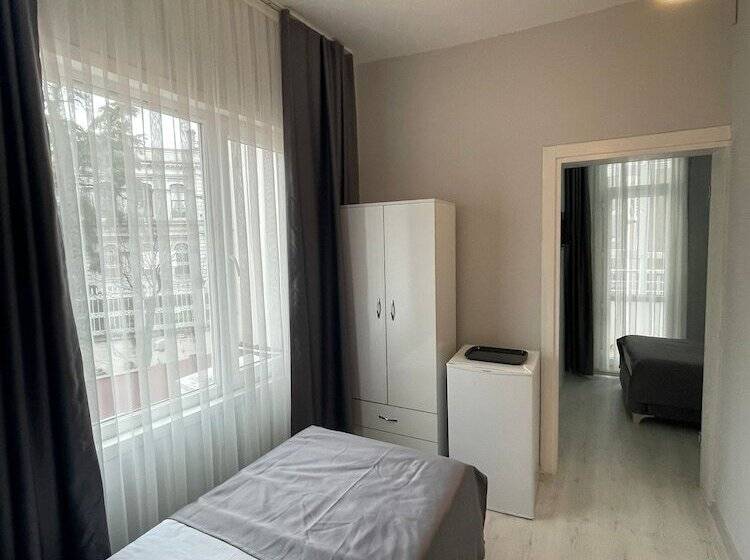 ユースホステル Oldmile Palace