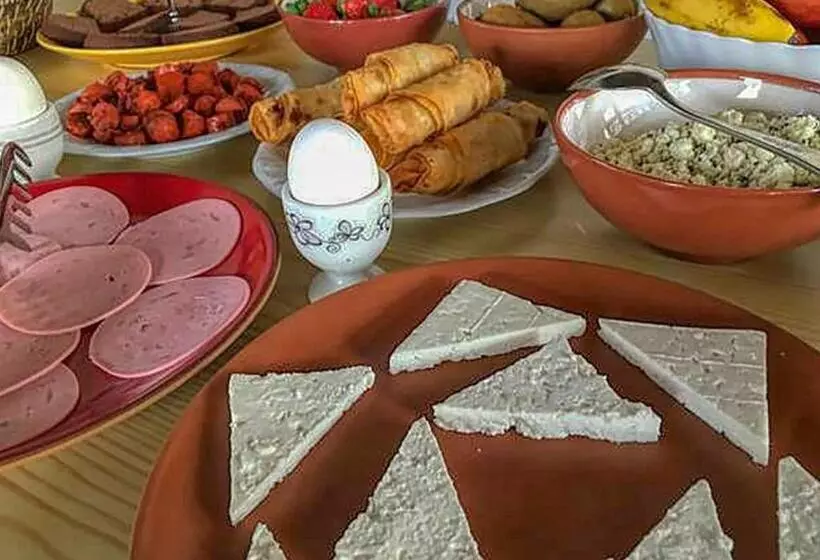 ベッドアンドブレックファースト Nessa Cave