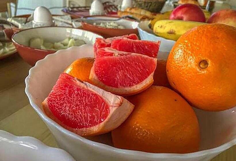 مبيت وإفطار Nessa Cave