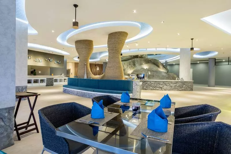 Hotel Crest Resort & Pool Villas Sha Extra Plus