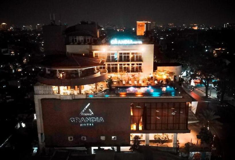 هتل Grandia