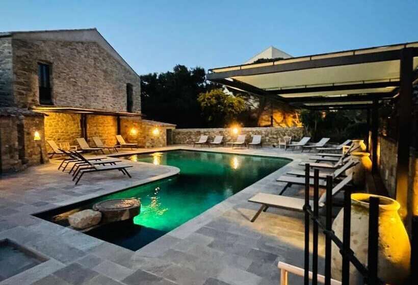 هتل Hôtel Casa Rossa & Spa