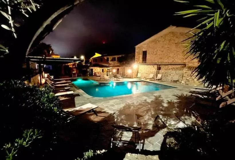 هتل Hôtel Casa Rossa & Spa