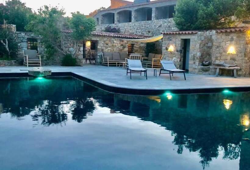 هتل Hôtel Casa Rossa & Spa