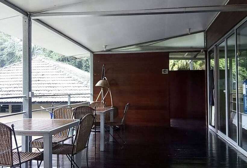 فندق J Residence