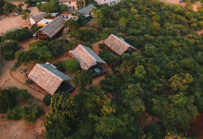 בית מלון כפרי Jetwing Jungle Lodge