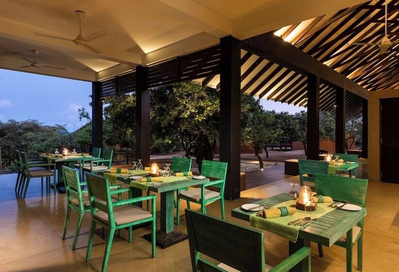 בית מלון כפרי Jetwing Jungle Lodge