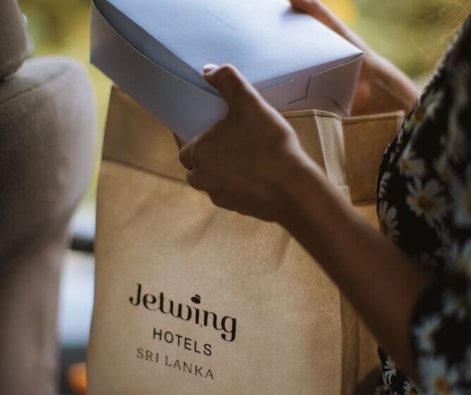 בית מלון כפרי Jetwing Jungle Lodge