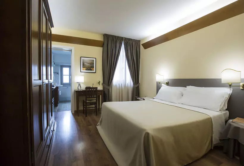 هتل Locanda I Grifi