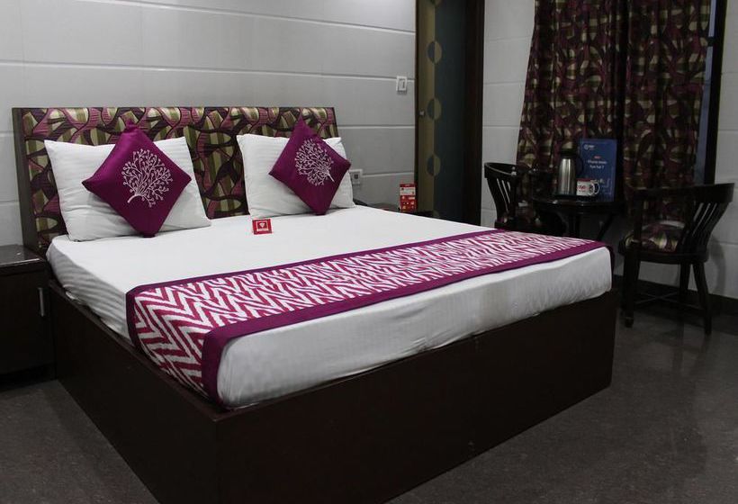 هتل Oyorooms Hazratnizamuddin Railwaystation