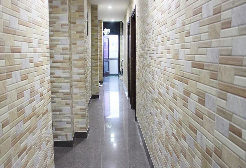 هتل Oyorooms Hazratnizamuddin Railwaystation