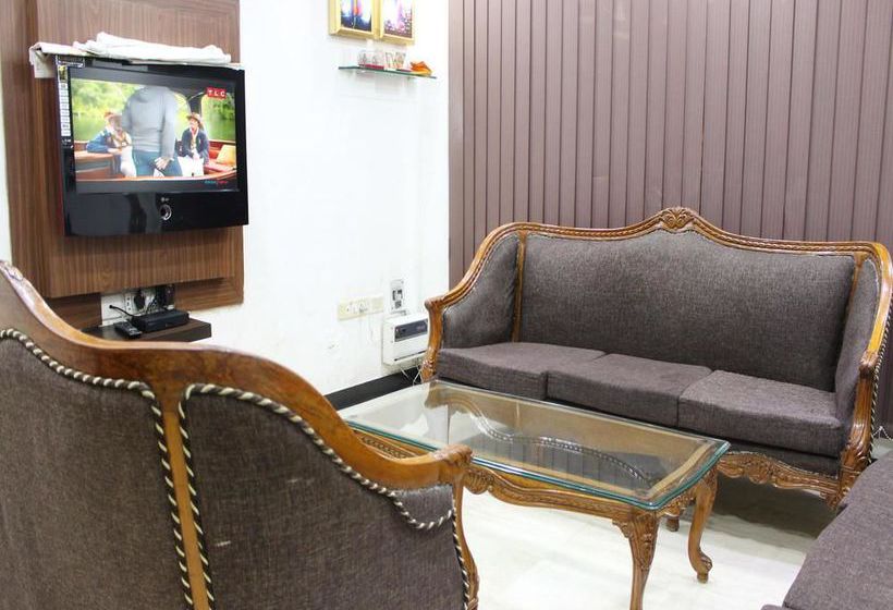 هتل Oyorooms Hazratnizamuddin Railwaystation