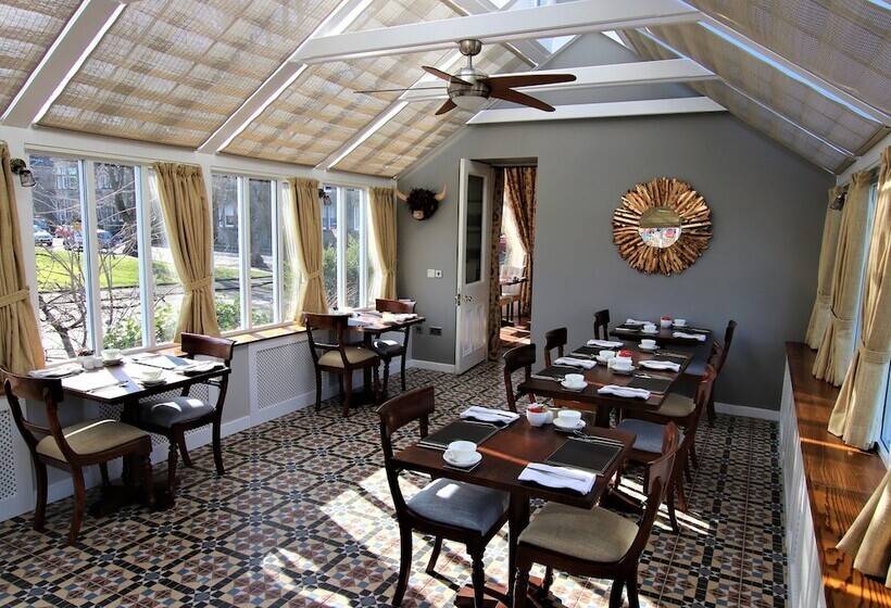 Пансион Victoria Square & The Orangery