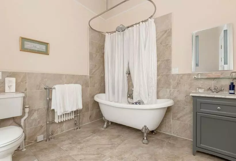 Pensione Victoria Square & The Orangery