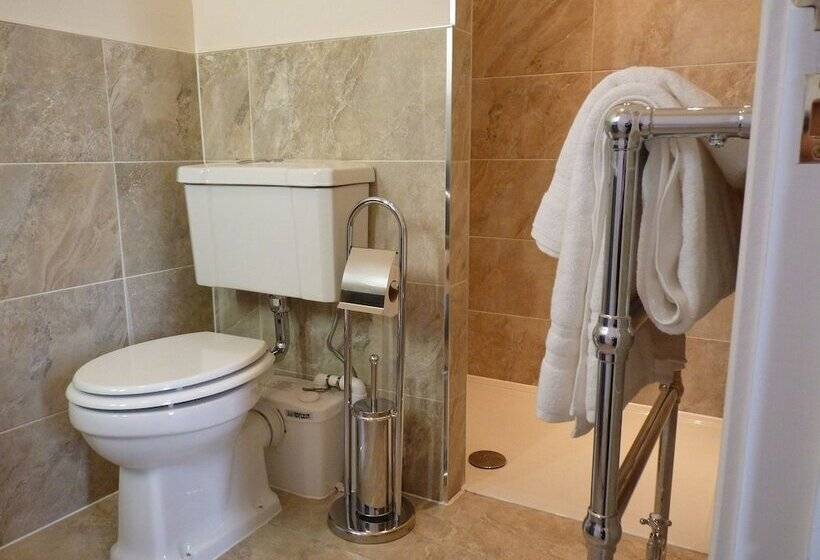 Пансион Victoria Square & The Orangery