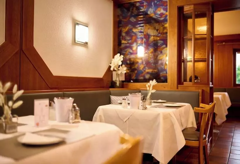 Pension   Ferienwohnungen Zollner