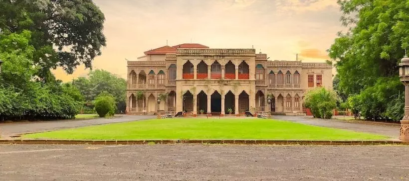 ホテル Nilambag Palace