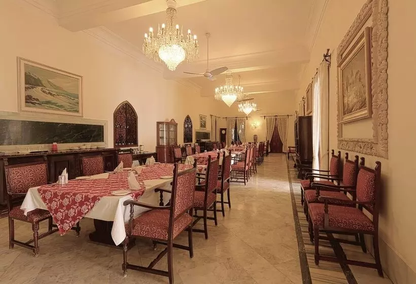 ホテル Nilambag Palace