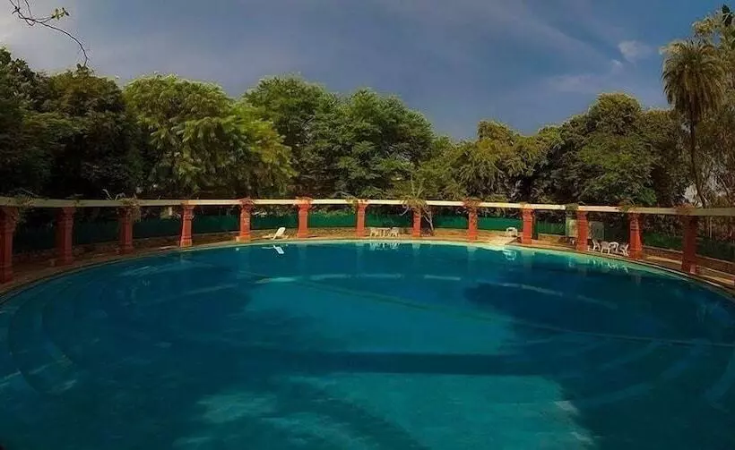 ホテル Nilambag Palace