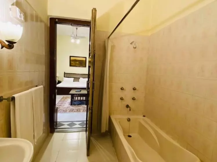 ホテル Nilambag Palace