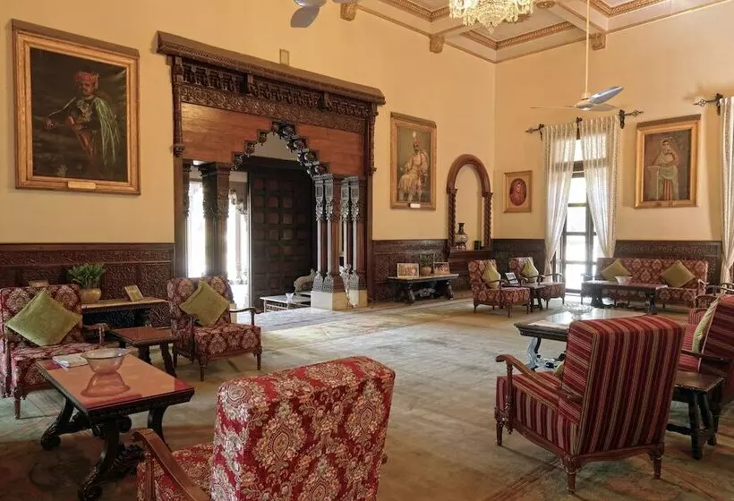 ホテル Nilambag Palace