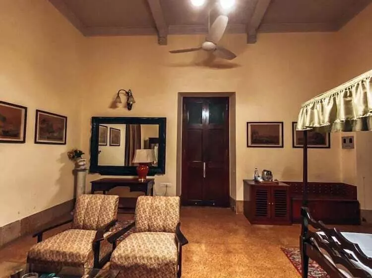 ホテル Nilambag Palace