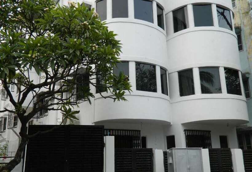 The Kei Inn & Suites Hotel Near Salt Lake