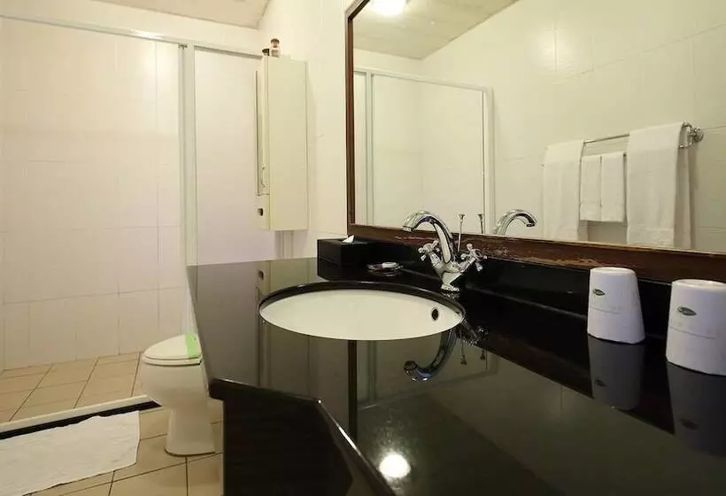 تختخواب و صبحانه Pine Sea And Flower Hostel