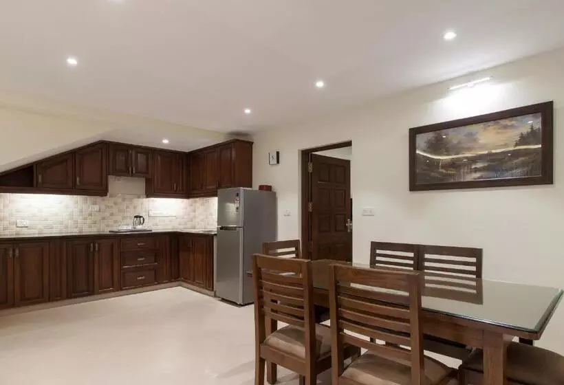 Seashell Suites And Villas