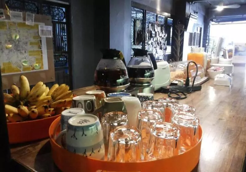 Hostel Fulfill Phuket Sha