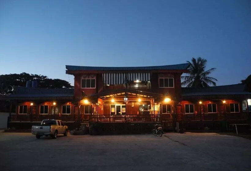 호텔 Arung Hayat Semporna Resort