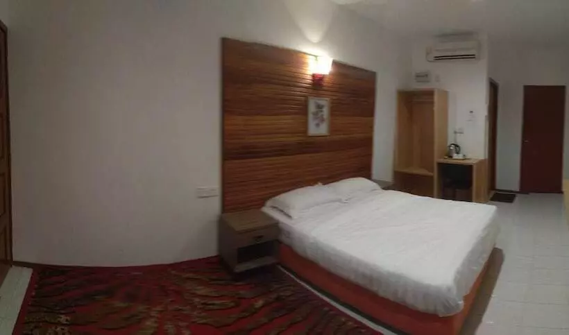 호텔 Arung Hayat Semporna Resort