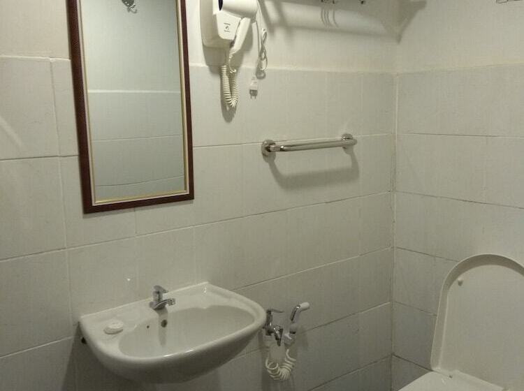 Отель Arung Hayat Semporna Resort