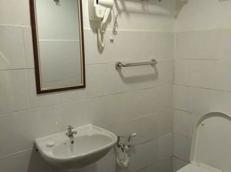 호텔 Arung Hayat Semporna Resort