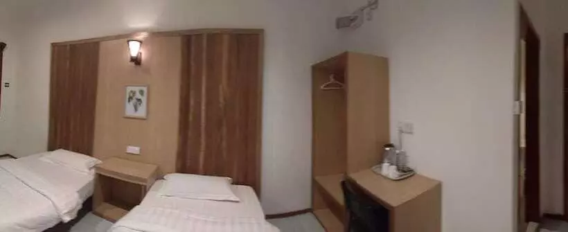 호텔 Arung Hayat Semporna Resort