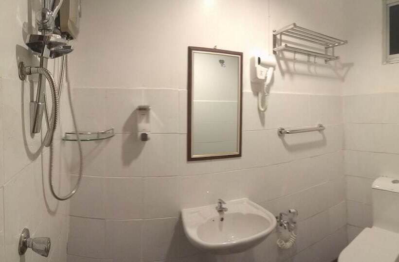 Отель Arung Hayat Semporna Resort