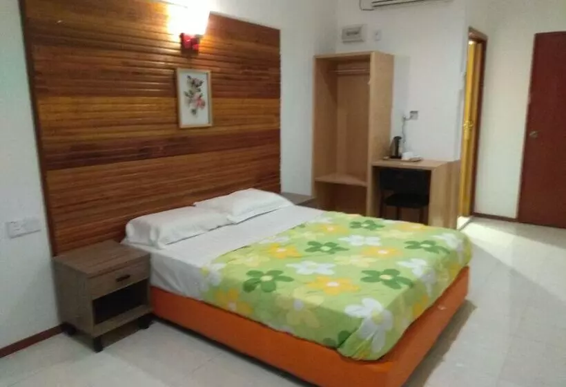 호텔 Arung Hayat Semporna Resort