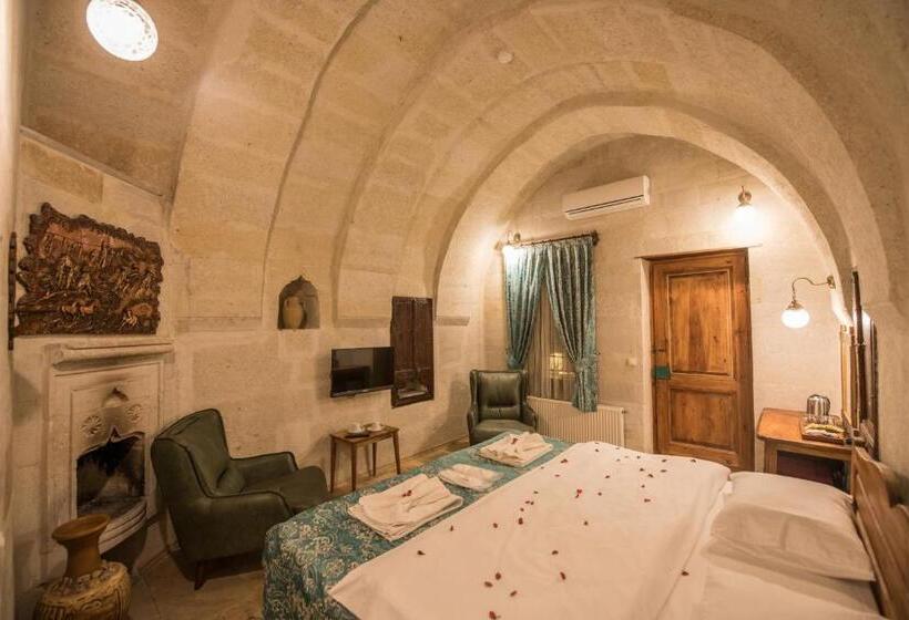 هتل Charming Cave