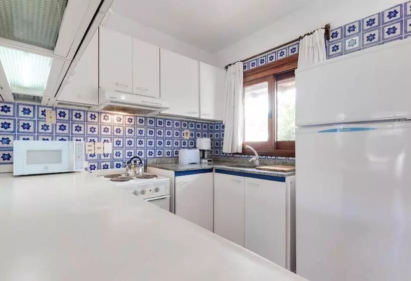 בית מלון כפרי Costa Brava Resort