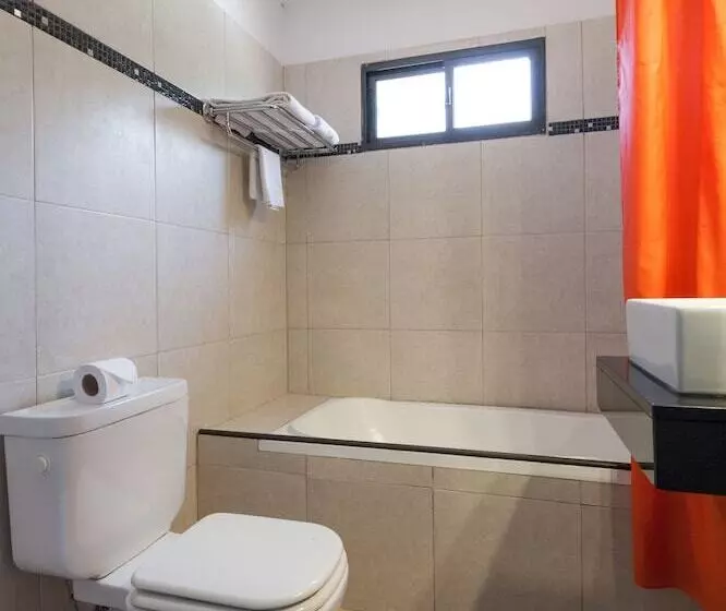 בית מלון כפרי Costa Brava Resort