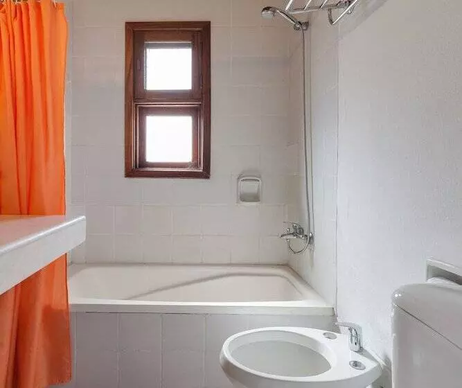 בית מלון כפרי Costa Brava Resort