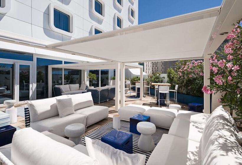 فندق Golden Tulip Marseille Euromed