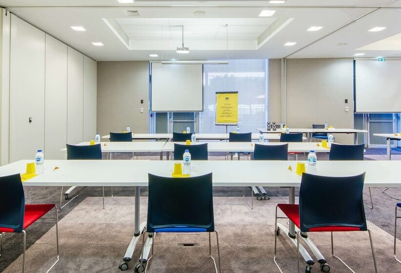 فندق Golden Tulip Marseille Euromed