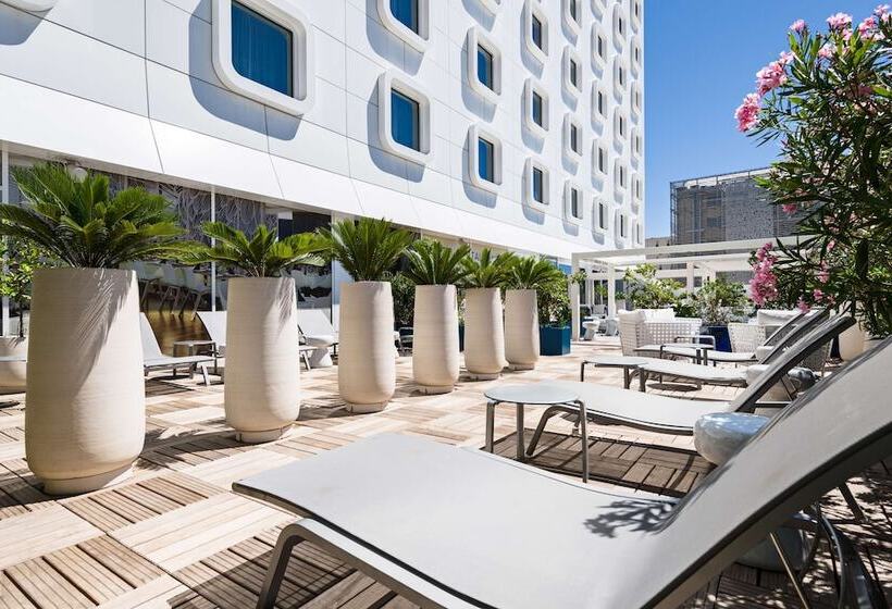 فندق Golden Tulip Marseille Euromed