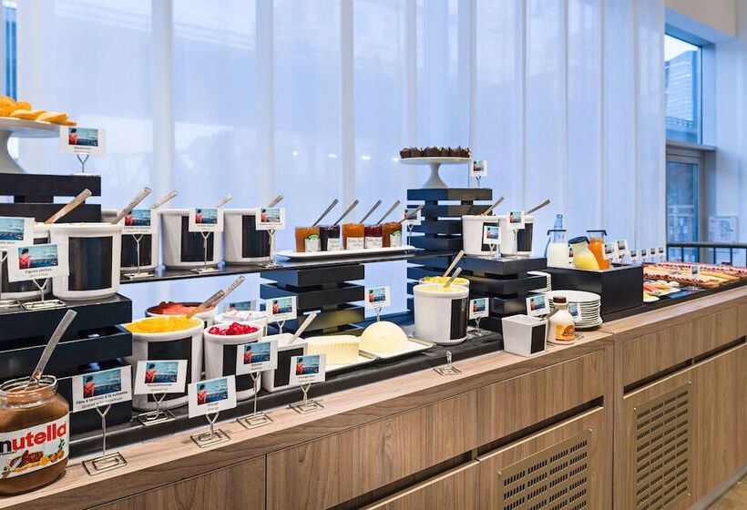 فندق Golden Tulip Marseille Euromed