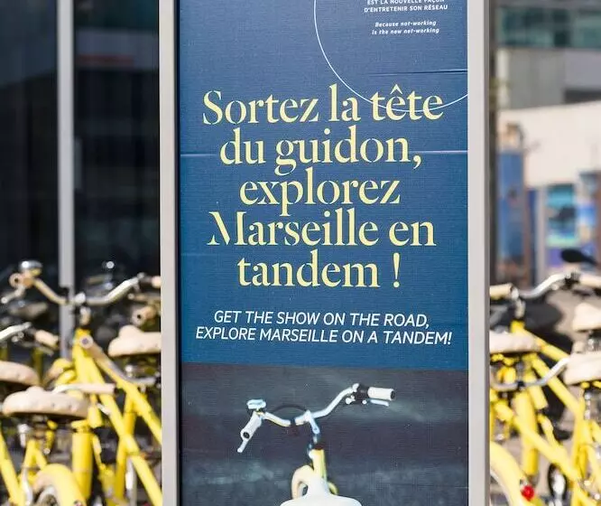 فندق Golden Tulip Marseille Euromed