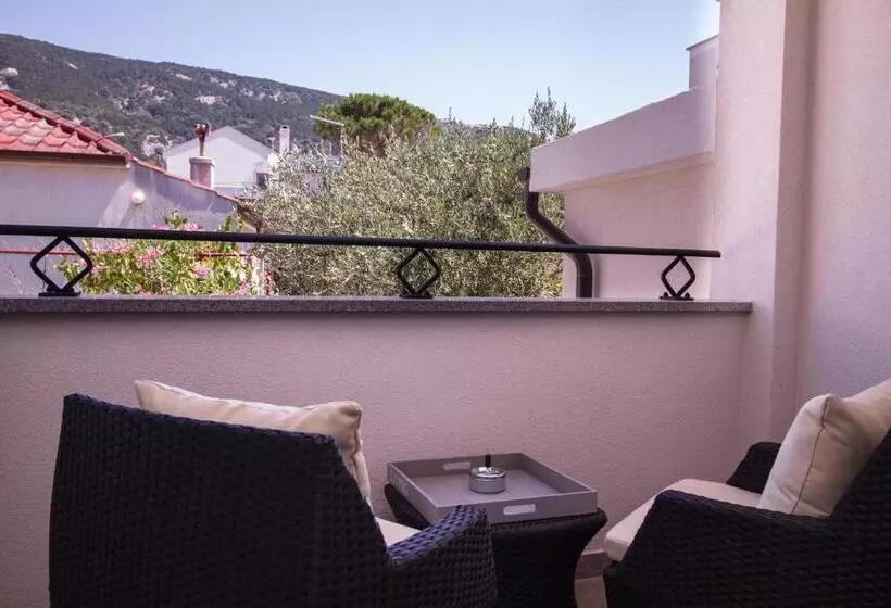 هتل Heritage Forza