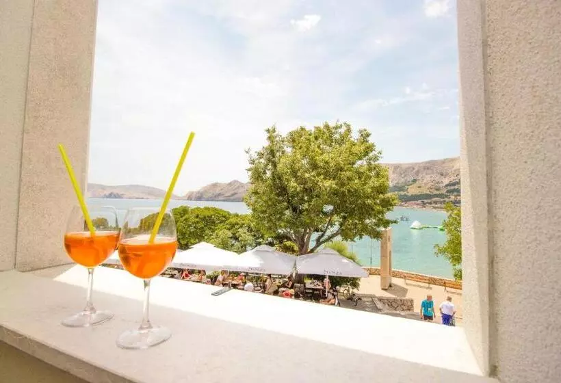 هتل Heritage Forza