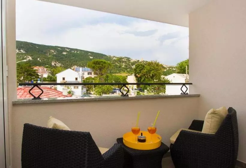 هتل Heritage Forza