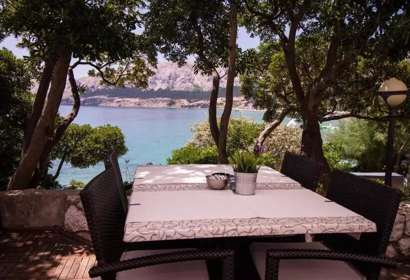 هتل Heritage Forza